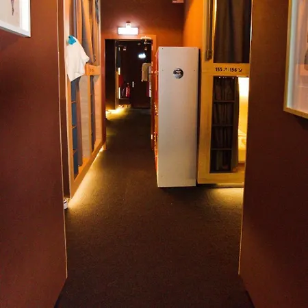 De Lola Podshotel Capsulehotel